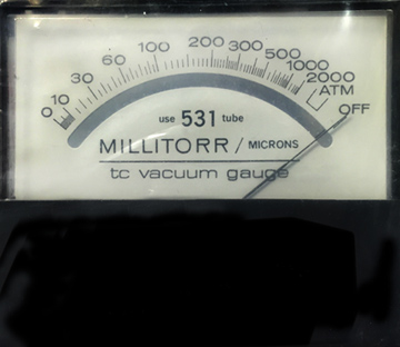 Varian 800 Thermocouple vacuum gauge control